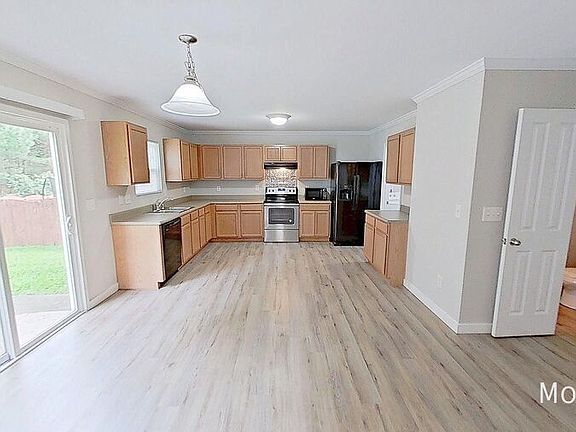 2nd image of 4435 Stonewall Dr