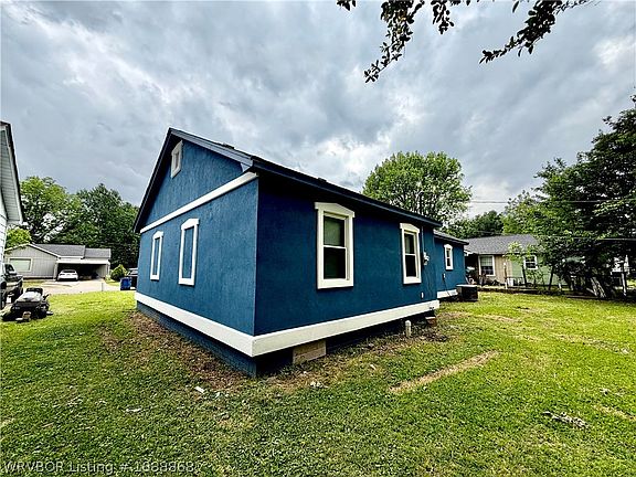 3rd image of 3701 Morris Dr