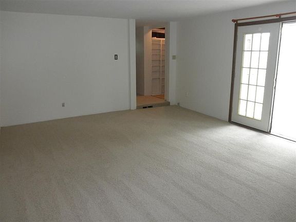 4th image of 729 Ellwood Ave