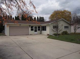 1401 McDivitt Ct, Saginaw, MI 48609