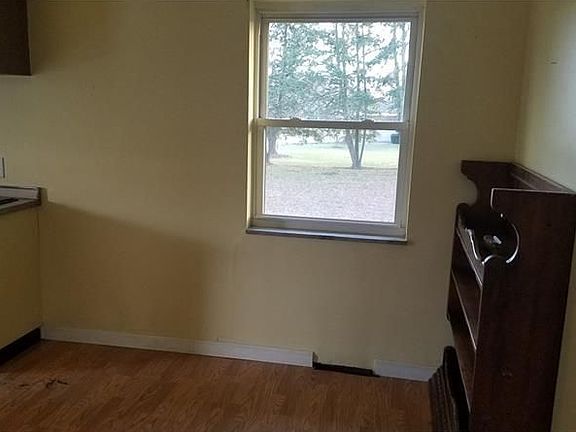 5th image of 122 North Dr