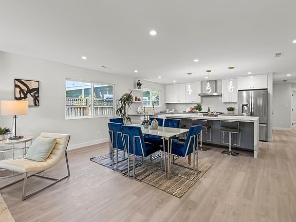 3rd image of 3273 Fair Oaks Ave