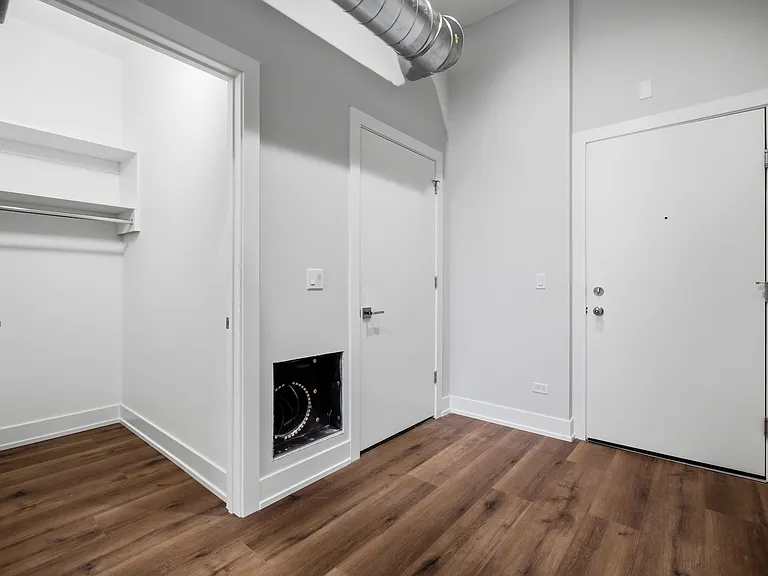 2355 N Washtenaw Ave #102 — Photo 6