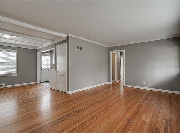 3rd image of 5024 W 57th St