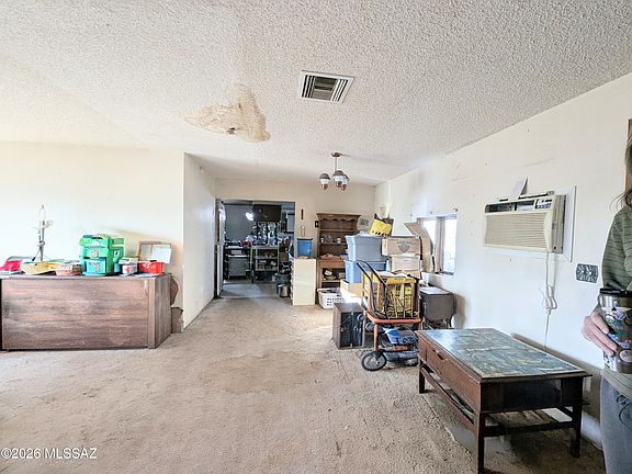 5th image of 590 N San Pedro St