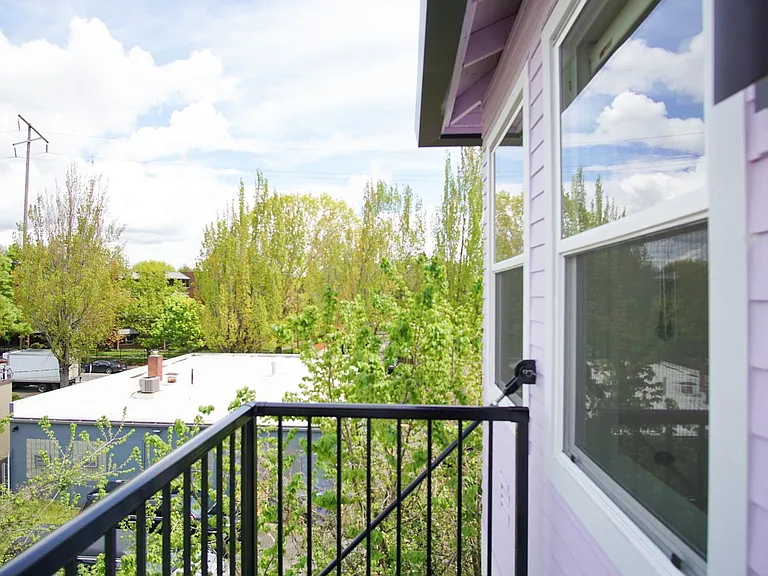 2320 N Vancouver Ave #303 — Photo 9