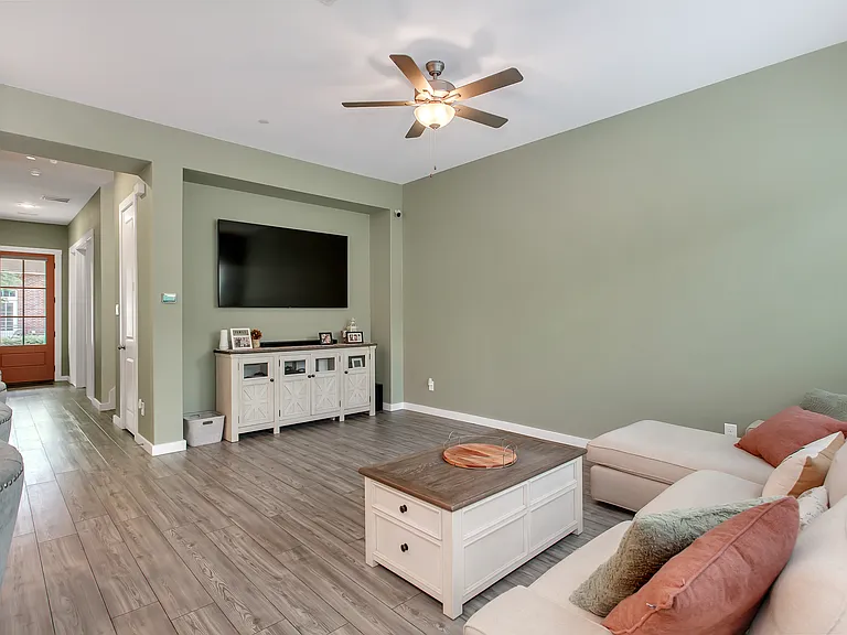 7667 Tiffany Dr — Photo 20