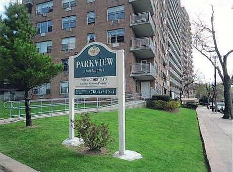 3rd image of 700 Victory Blvd APT 2P