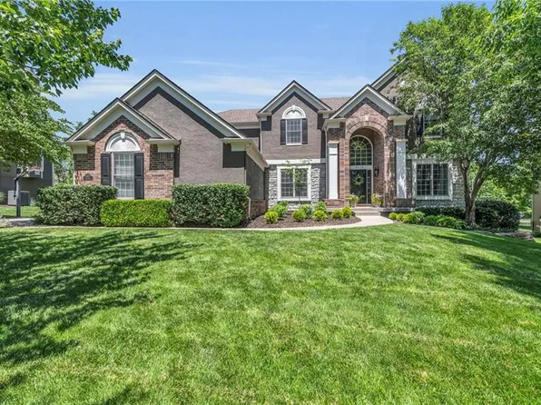 14613 Windsor Dr, Leawood, KS 66224