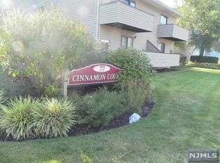 77 Liberty St APT 44, Little Ferry, NJ 07643