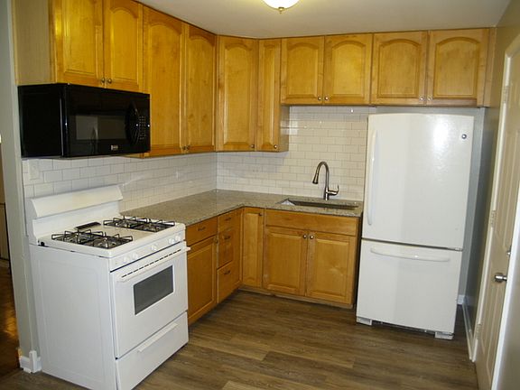 4th image of 30 N Sycamore Ln