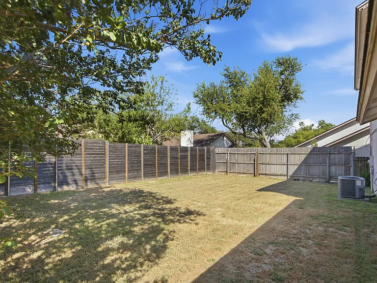 6700 Shiner St — Photo 28