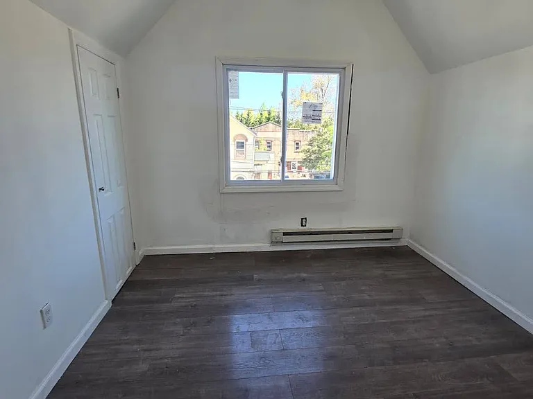 954 E Grand St #3 — Photo 7