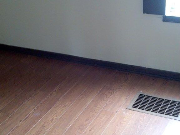 3rd image of 468 Minnehaha Ave E #1