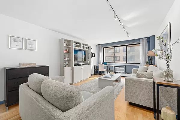 1st image of 16 W 16th St APT 10MN