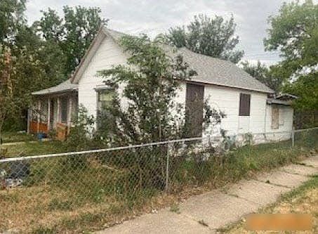 2nd image of 500 4th Ave