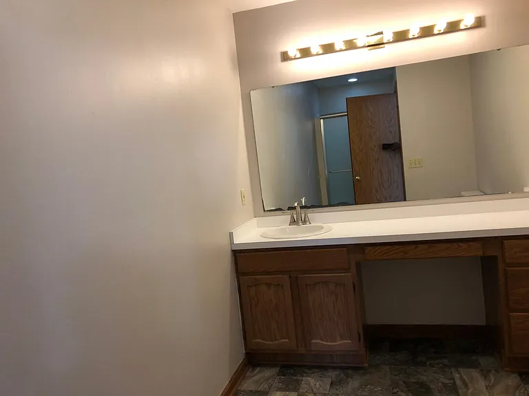 2329 Coyote Creek Dr — Photo 35
