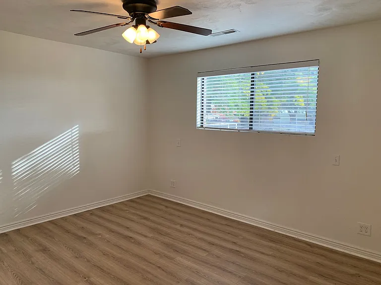 1026 N 1100 W — Photo 28