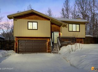 16627 Riddell Cir, Eagle River, AK 99577