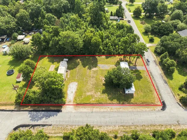 503 & 505 Poinciana Ln, Westlake, LA 70669