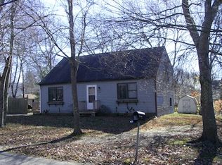 54 Wampum Rd, Narragansett, RI 02882