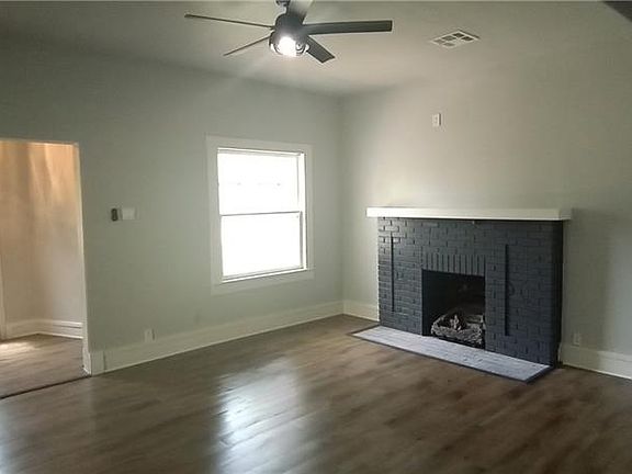 4th image of 200 S Hill St