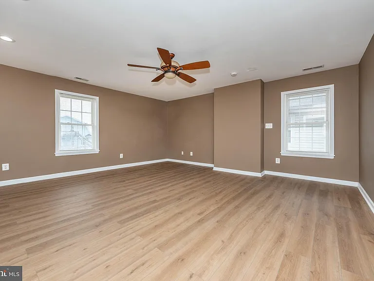 4021 Barrington Rd — Photo 25