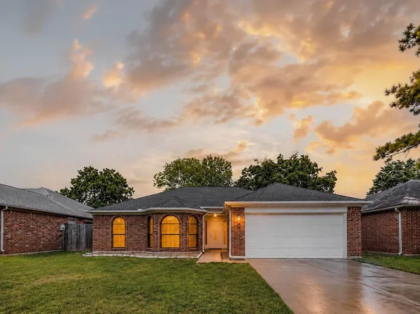5718 Village Park Dr, Katy, TX 77493