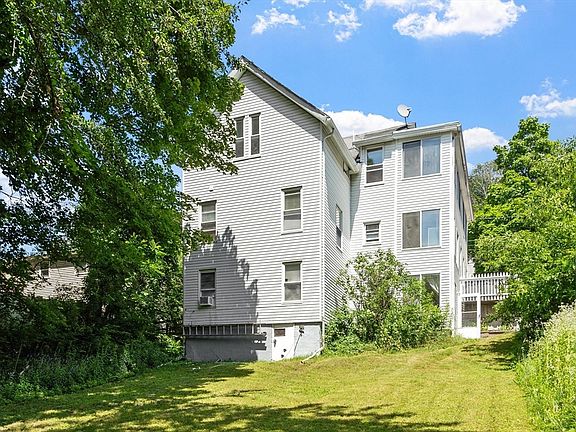3rd image of 205 Pine St