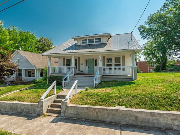 2nd image of 1628 Dunbar St