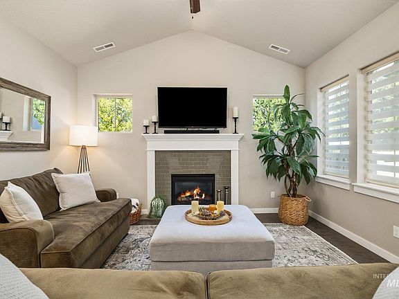 3rd image of 2020 S Gedalio Ln