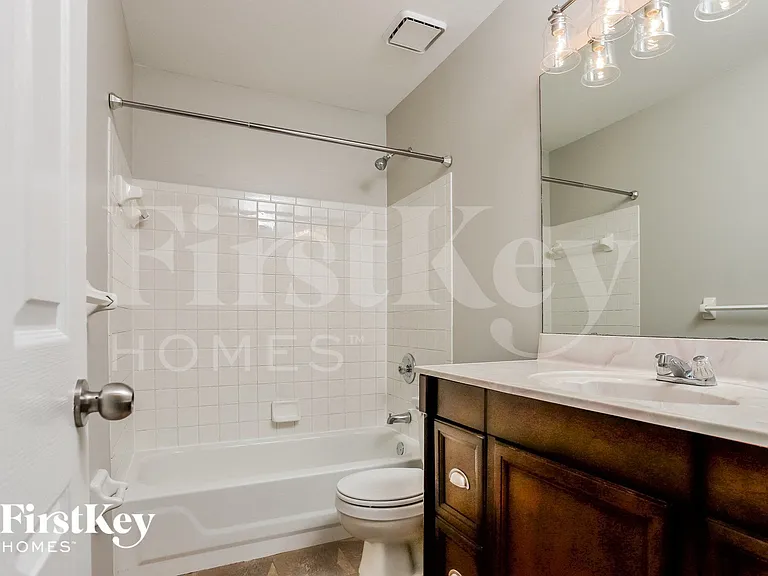 324 Autumn Peak Dr — Photo 12
