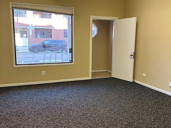 3rd image of 2907 W Belmont Ave #1