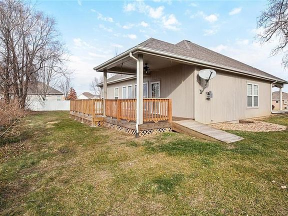 2nd image of 2205 NW Eclipse Ct