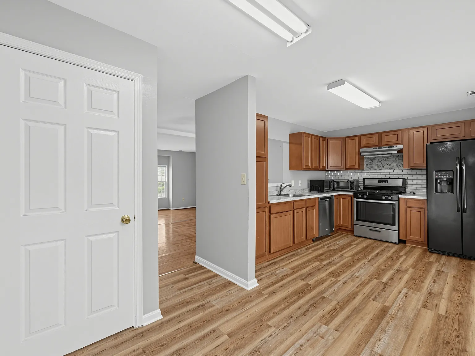910 Southern Ave SE — Photo 3
