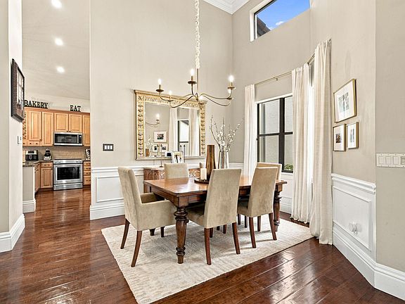 4th image of 23161 L'Ermitage Circle