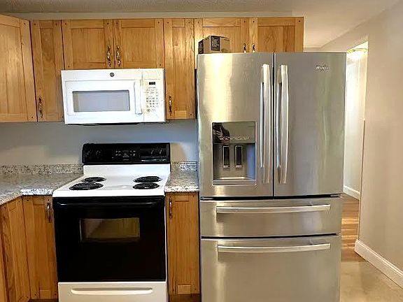 4th image of 9 Louds Ave #1F
