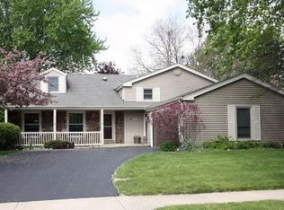 1215 Garfield Ave, Libertyville, IL 60048
