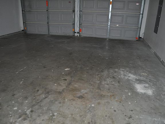 5th image of 212 Ennis St