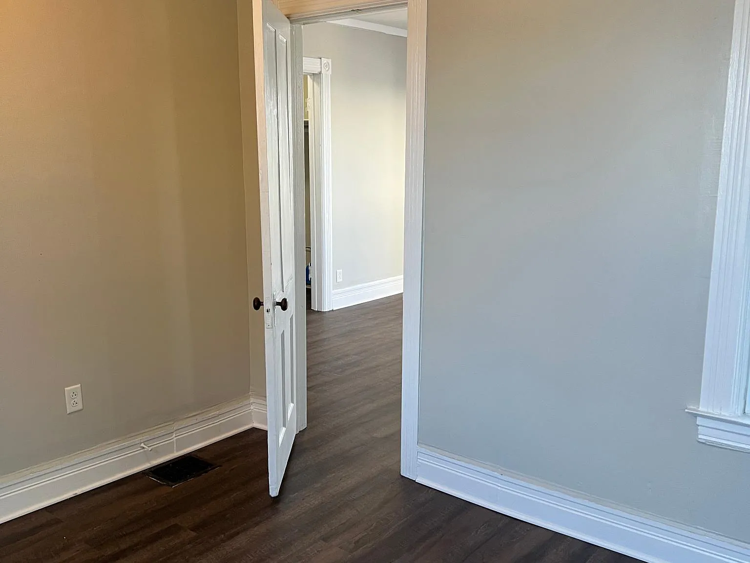 317 E Main St — Photo 2