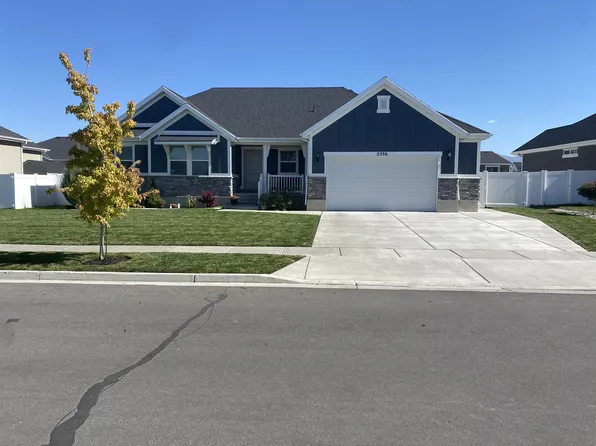 2396 N Stanley Crane Dr, Clinton, UT 84015