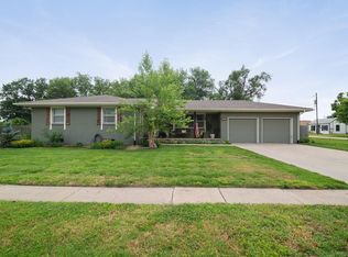 301 E 1st Ave, Goddard, KS 67052