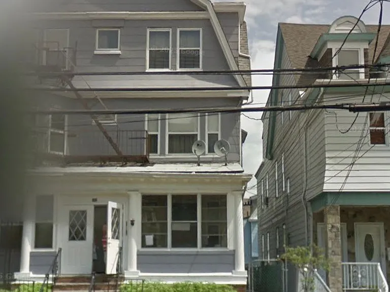 163 Elwood Ave #D — Photo 9