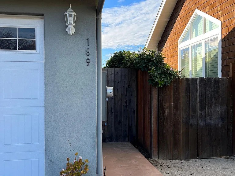 169 Marie Way — Photo 2