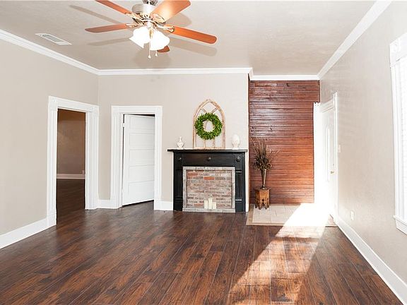 5th image of 809 Williams St