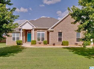 101 Ivy Darlene Dr, New Market, AL 35761