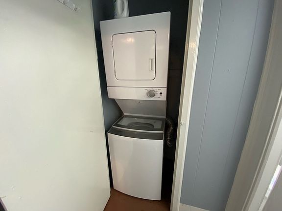 5th image of 115 Ashley Ave APT A