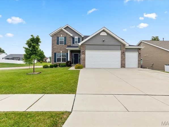 228 Burrograss Dr, Wentzville, MO 63385