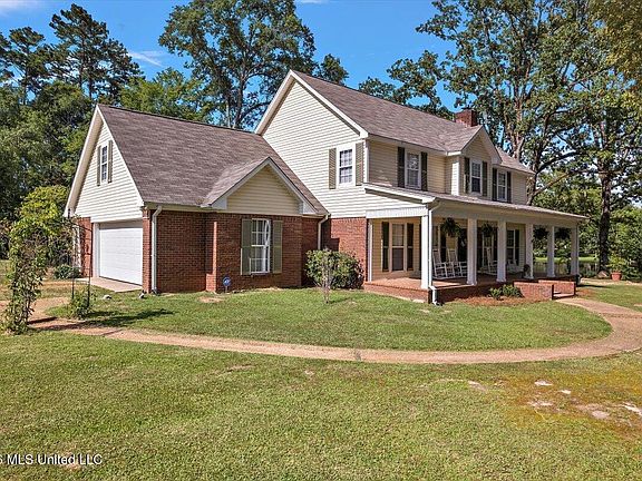 3rd image of 402 Springwood Cir