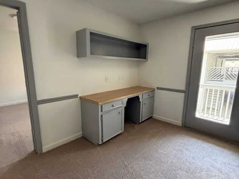 Stonehenge Apartments — Photo 15